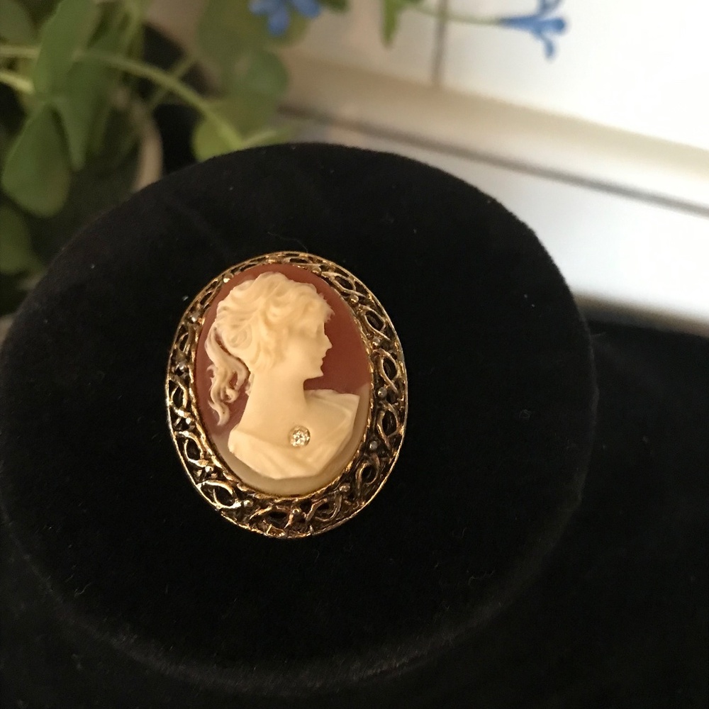 Vintage Victorian Lady Carved Cameo Brooch with Rhinestone